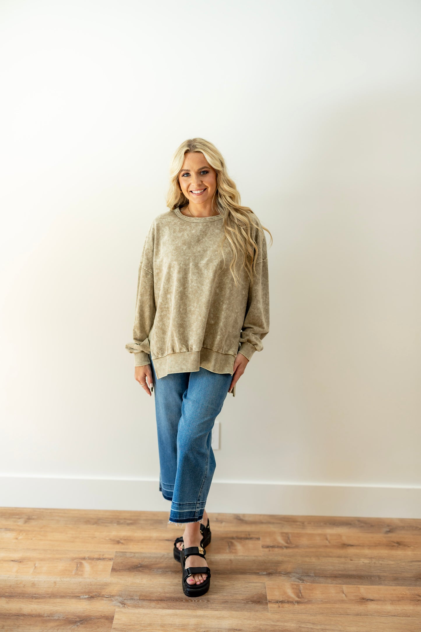 Mocha Washed aside Split Sweatshirt