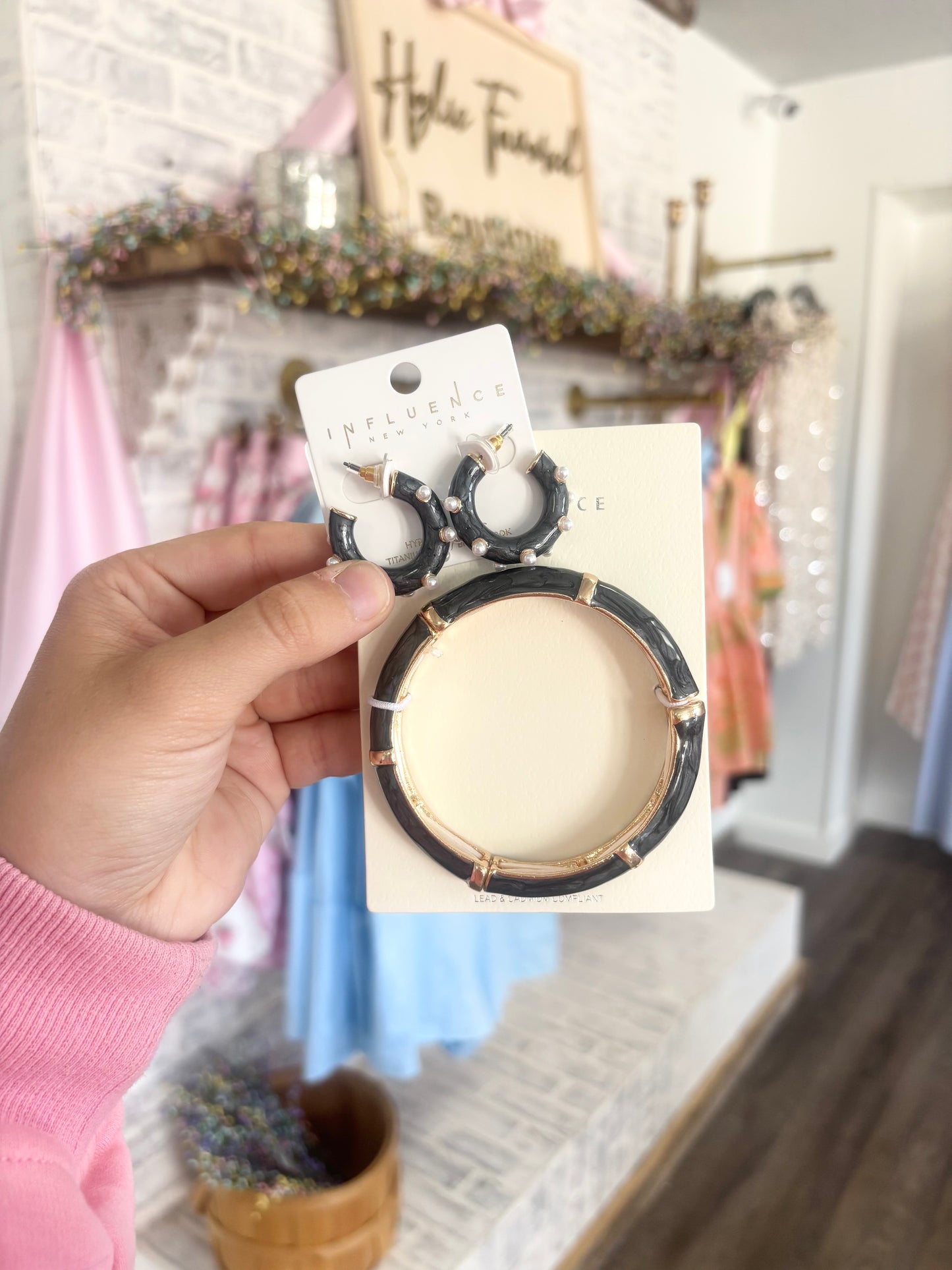 Round Bangle Style Stretch Bracelet