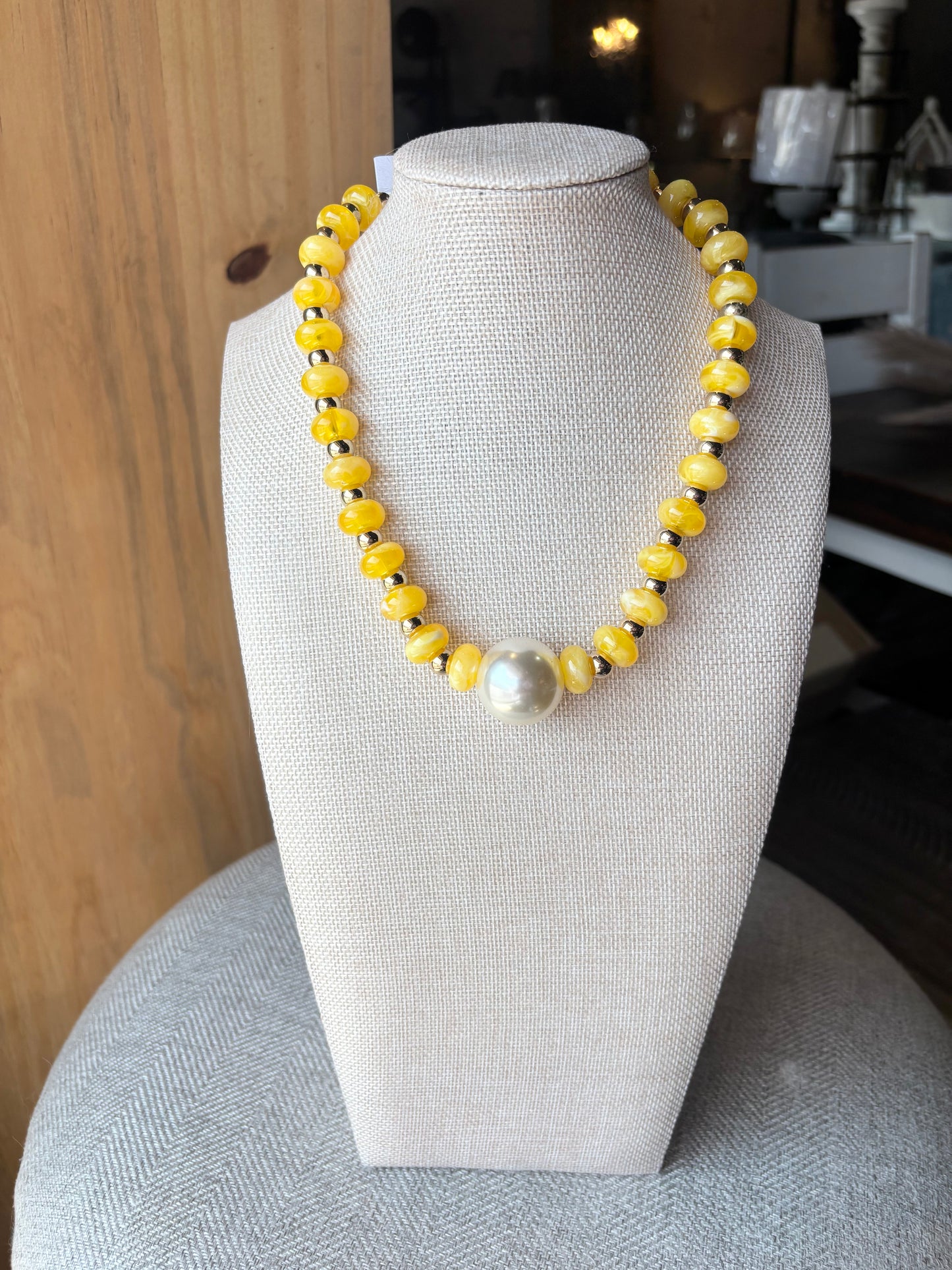 Pearl Pendant Beaded Necklace